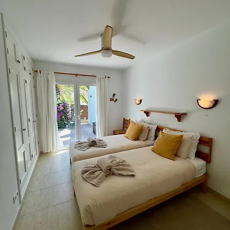 Onza De Paraiso En Menorca